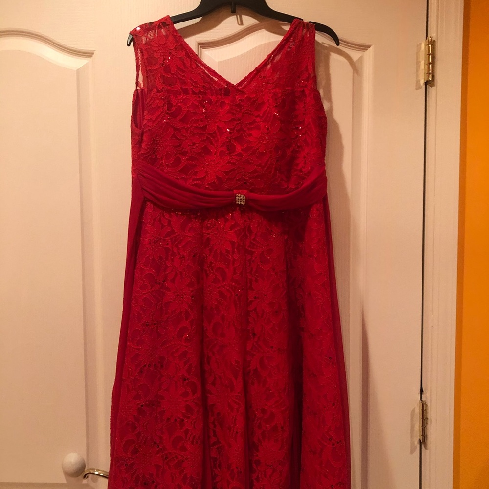 Beautiful red dress. Plus size kid girl 20